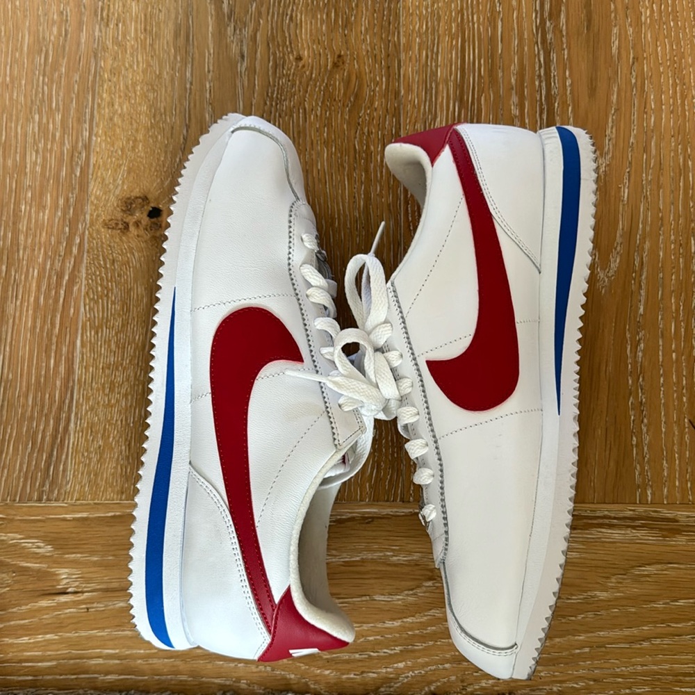 Nike Women's White and Red Athletic Shoes
